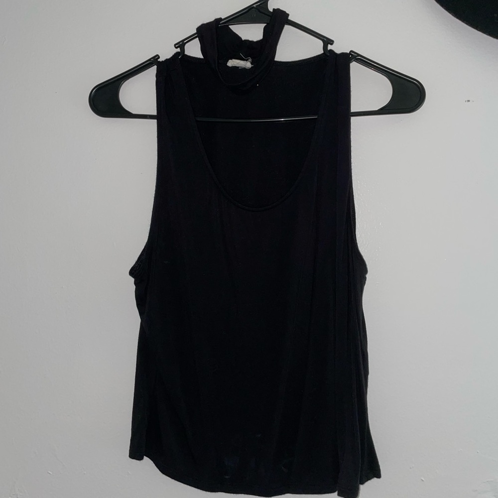 Tank top with fabric around neck